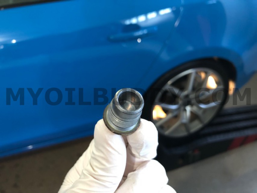 Volvo-rear-differential-fill-drain-plug-clean